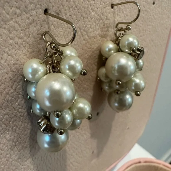 Pearl Cluster Drop Earrings – Statement Jewelry, GUC - Picture 5 of 7